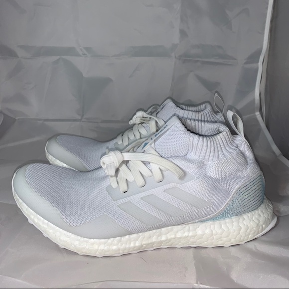 Adidas Ultraboost Mid x Parley men’s size 10.5 - Picture 1 of 5